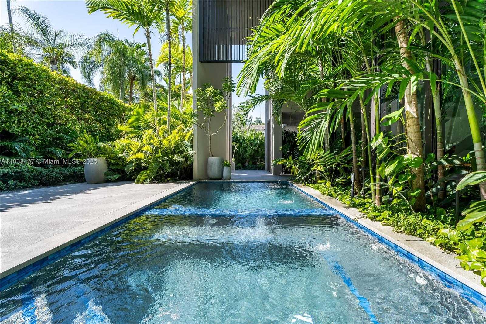Small Image of 3910 BATTERSEA RD, Miami Number 53