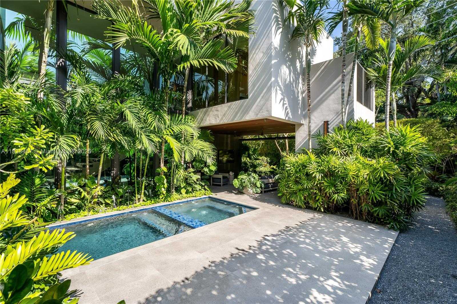 Small Image of 3910 BATTERSEA RD, Miami Number 58
