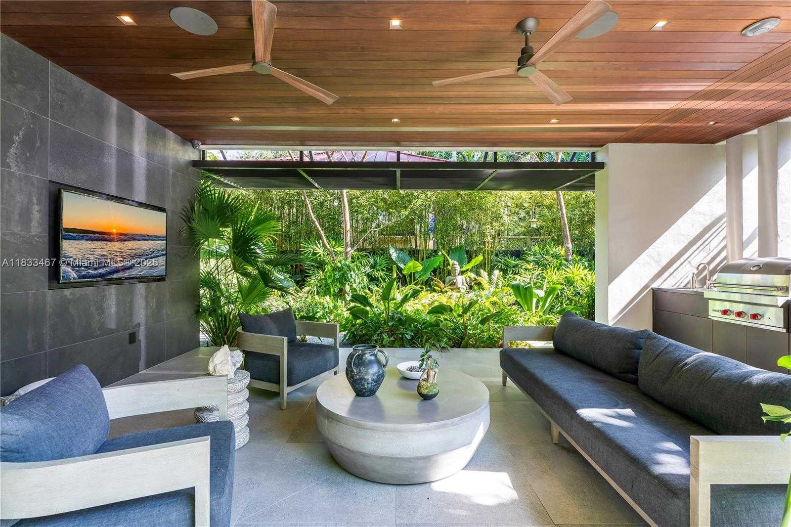 Small Image of 3910 BATTERSEA RD, Miami Number 60