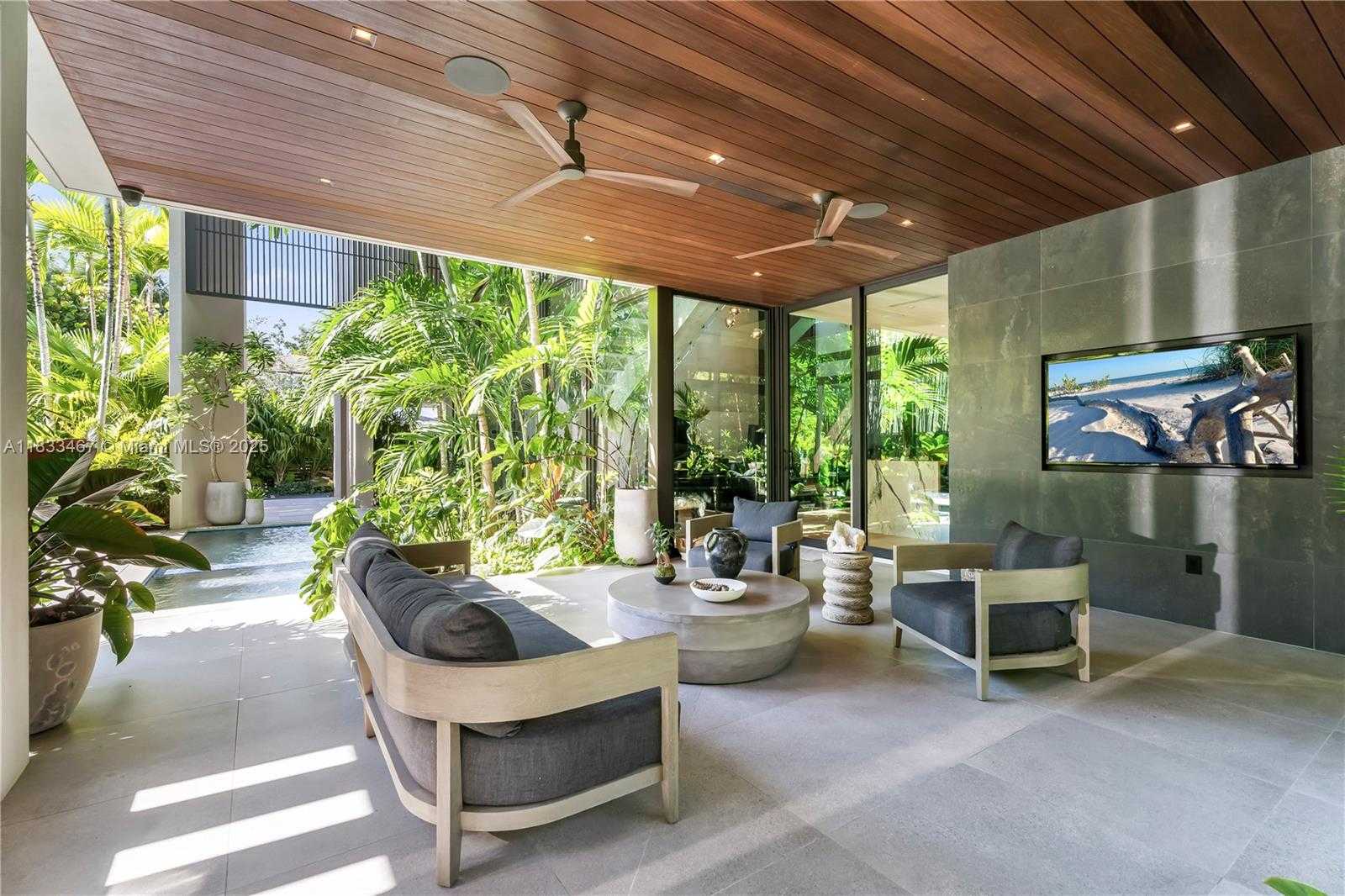 Small Image of 3910 BATTERSEA RD, Miami Number 62