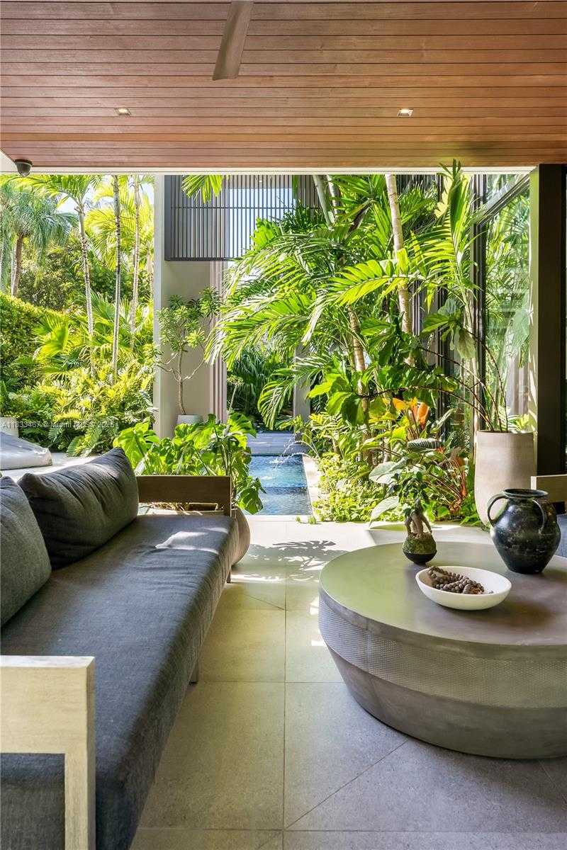 Small Image of 3910 BATTERSEA RD, Miami Number 64