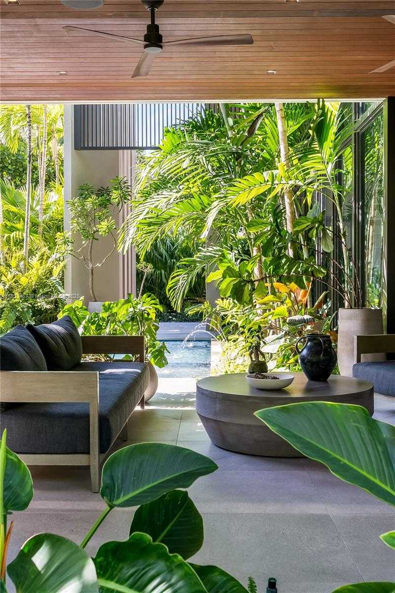 Small Image of 3910 BATTERSEA RD, Miami Number 66