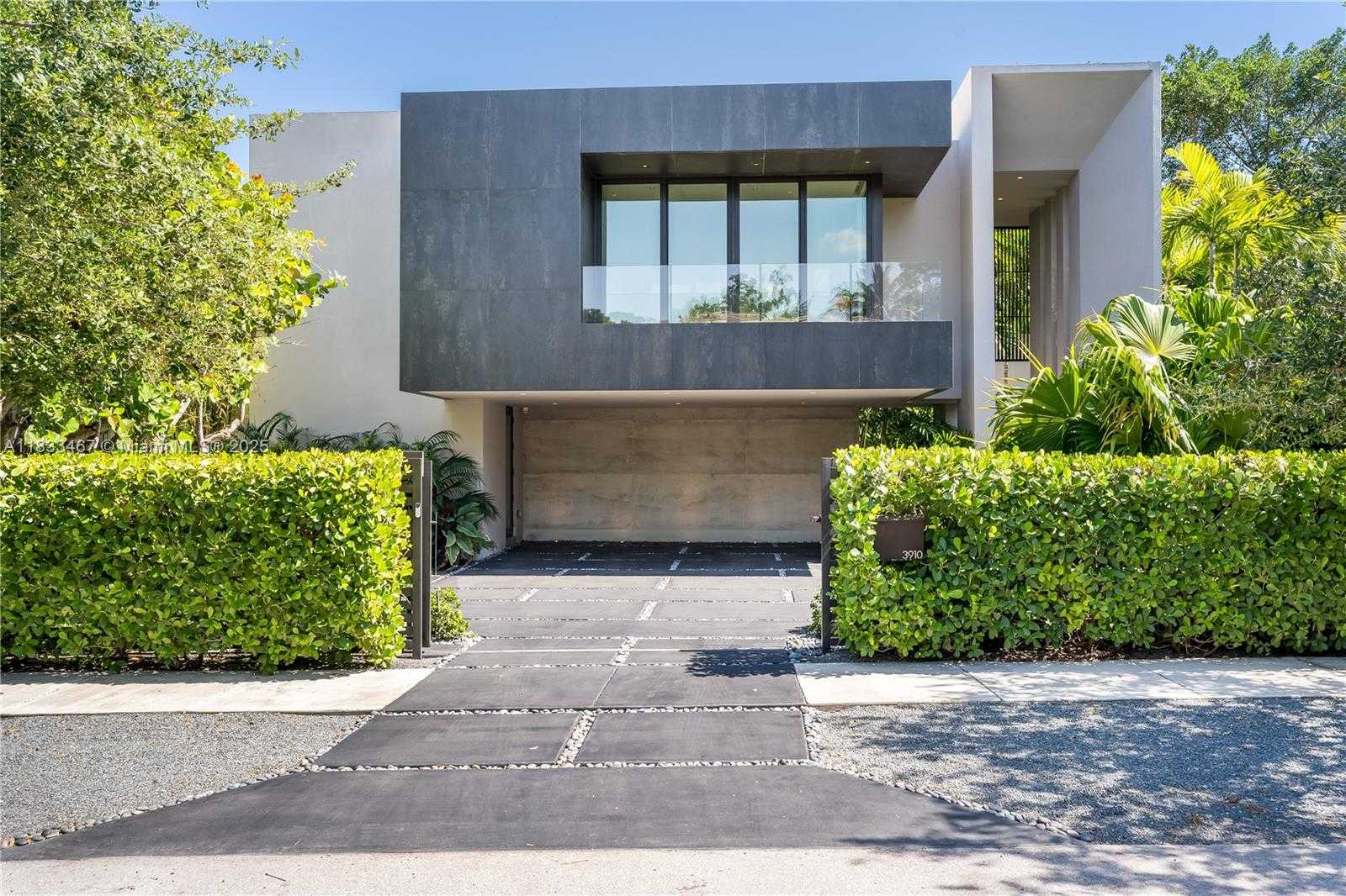 Small Image of 3910 BATTERSEA RD, Miami Number 72
