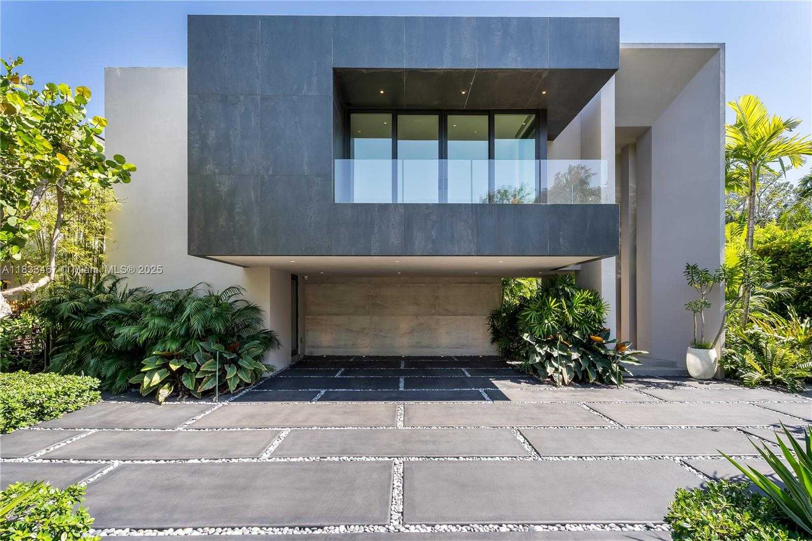 Small Image of 3910 BATTERSEA RD, Miami Number 74