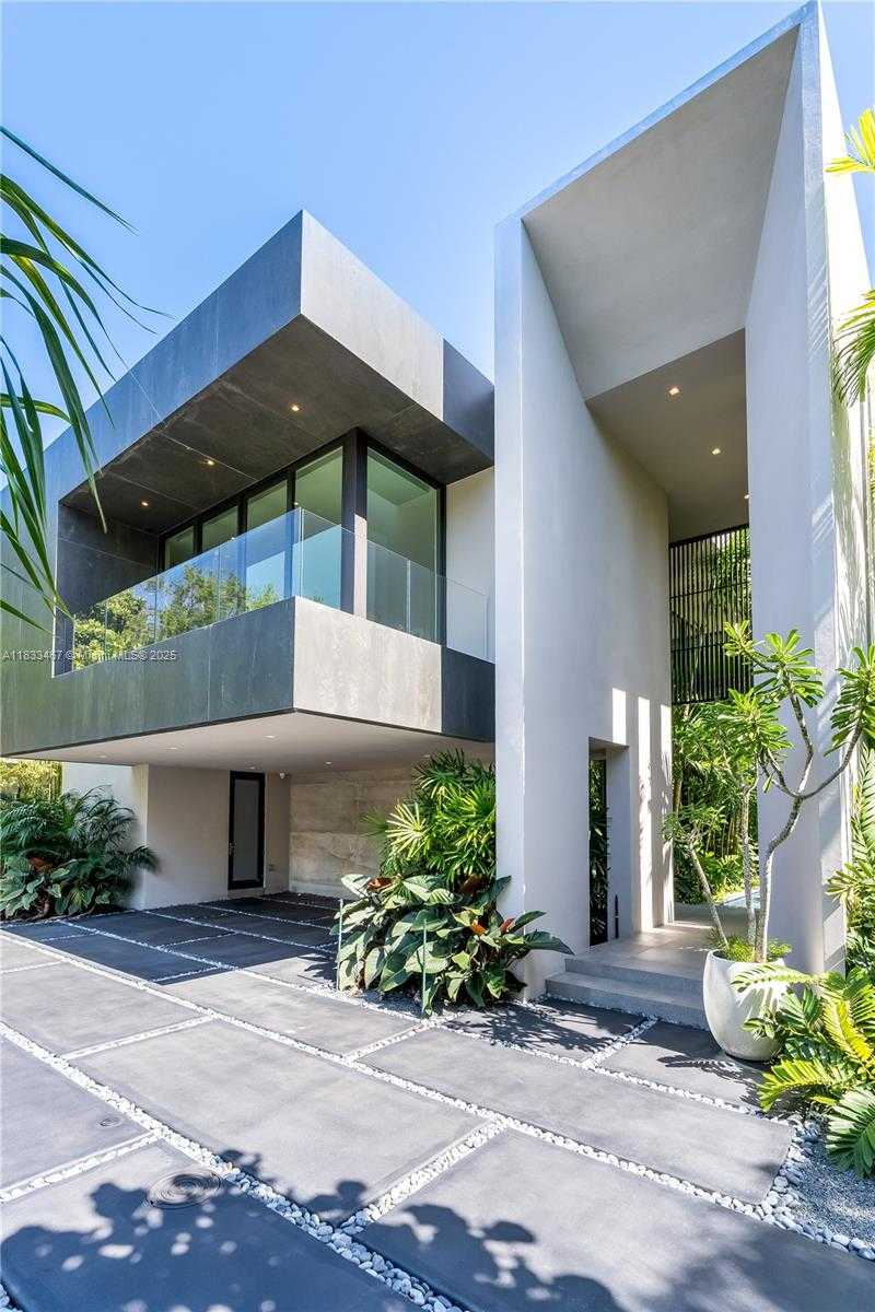 Small Image of 3910 BATTERSEA RD, Miami Number 75