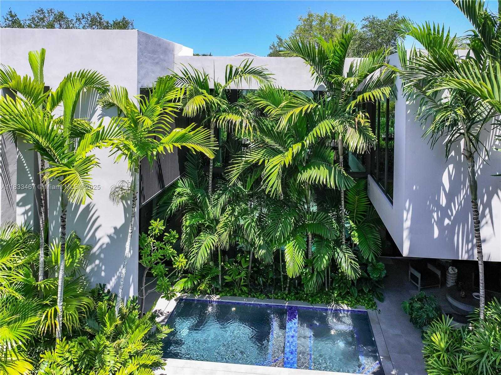 Small Image of 3910 BATTERSEA RD, Miami Number 76