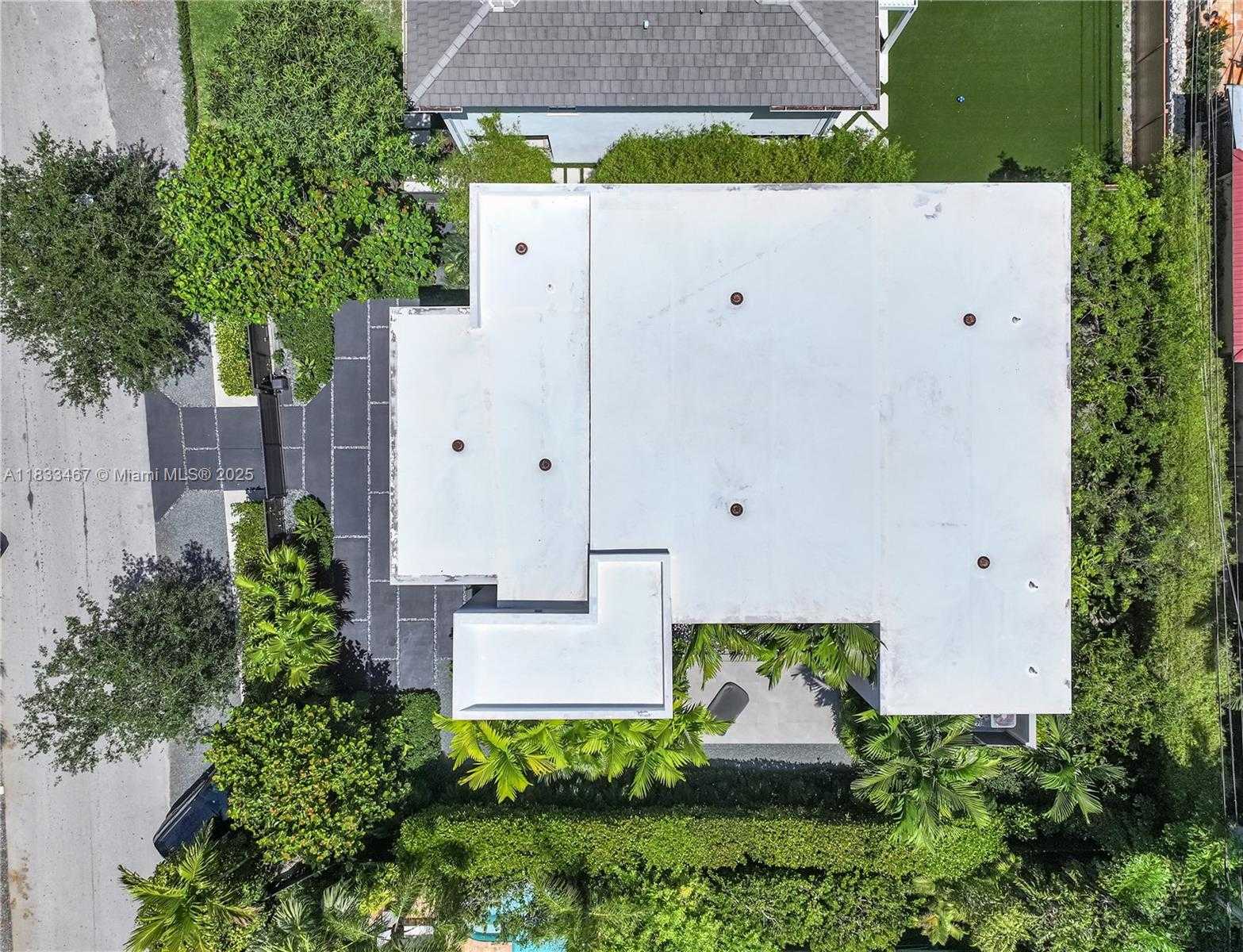 Small Image of 3910 BATTERSEA RD, Miami Number 77