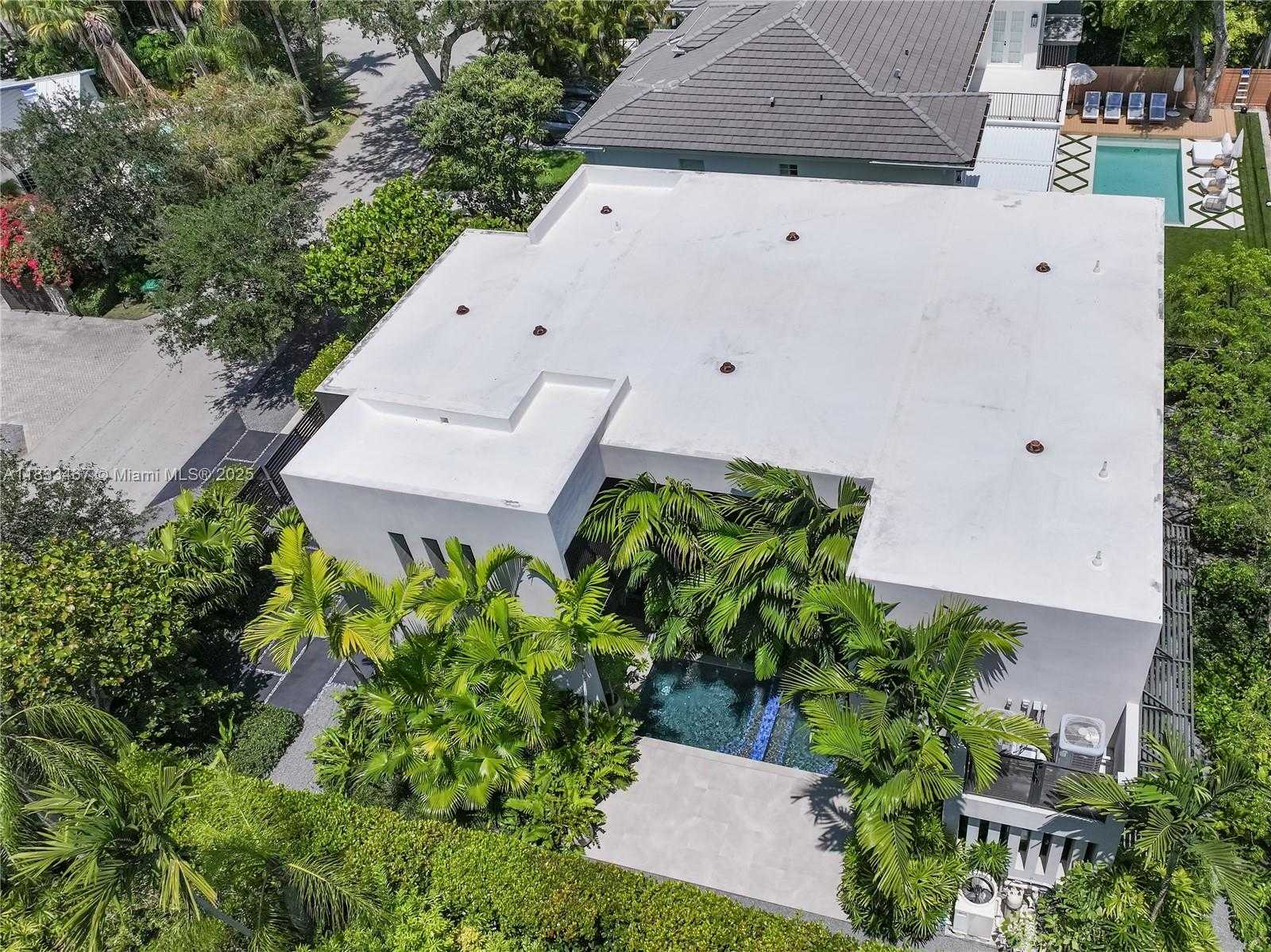 Small Image of 3910 BATTERSEA RD, Miami Number 78