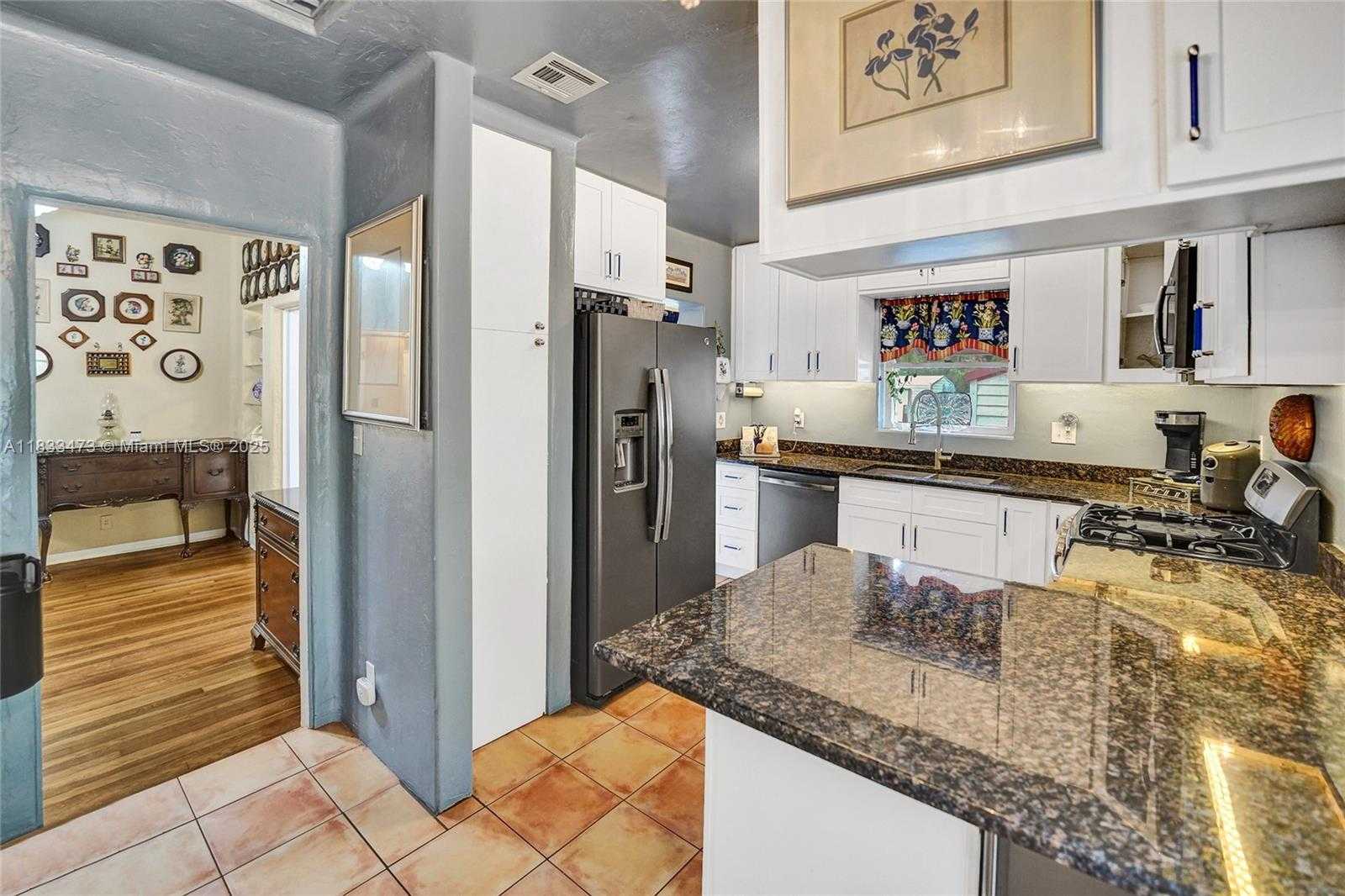 Small Image of 1340 JACKSON ST, Hollywood Number 21