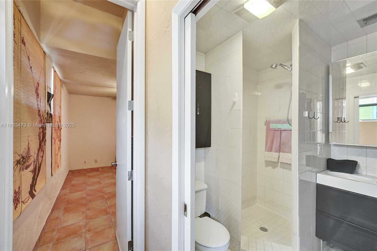 Small Image of 1340 JACKSON ST, Hollywood Number 29