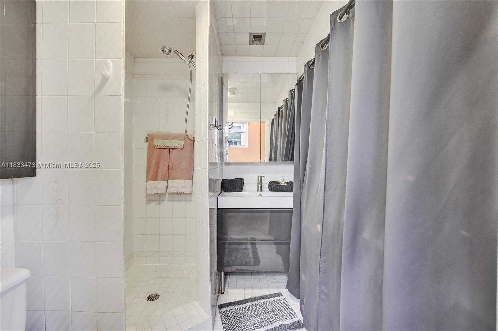 Small Image of 1340 JACKSON ST, Hollywood Number 31