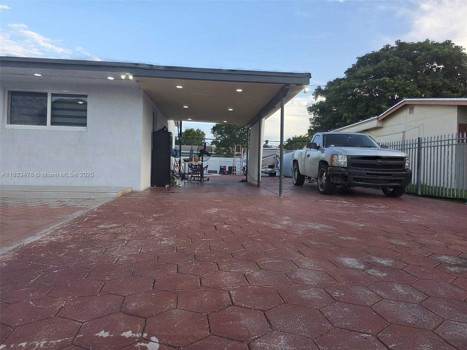 Small Image of 1320 NORTH WEST 179TH TER, Miami Gardens Number 2