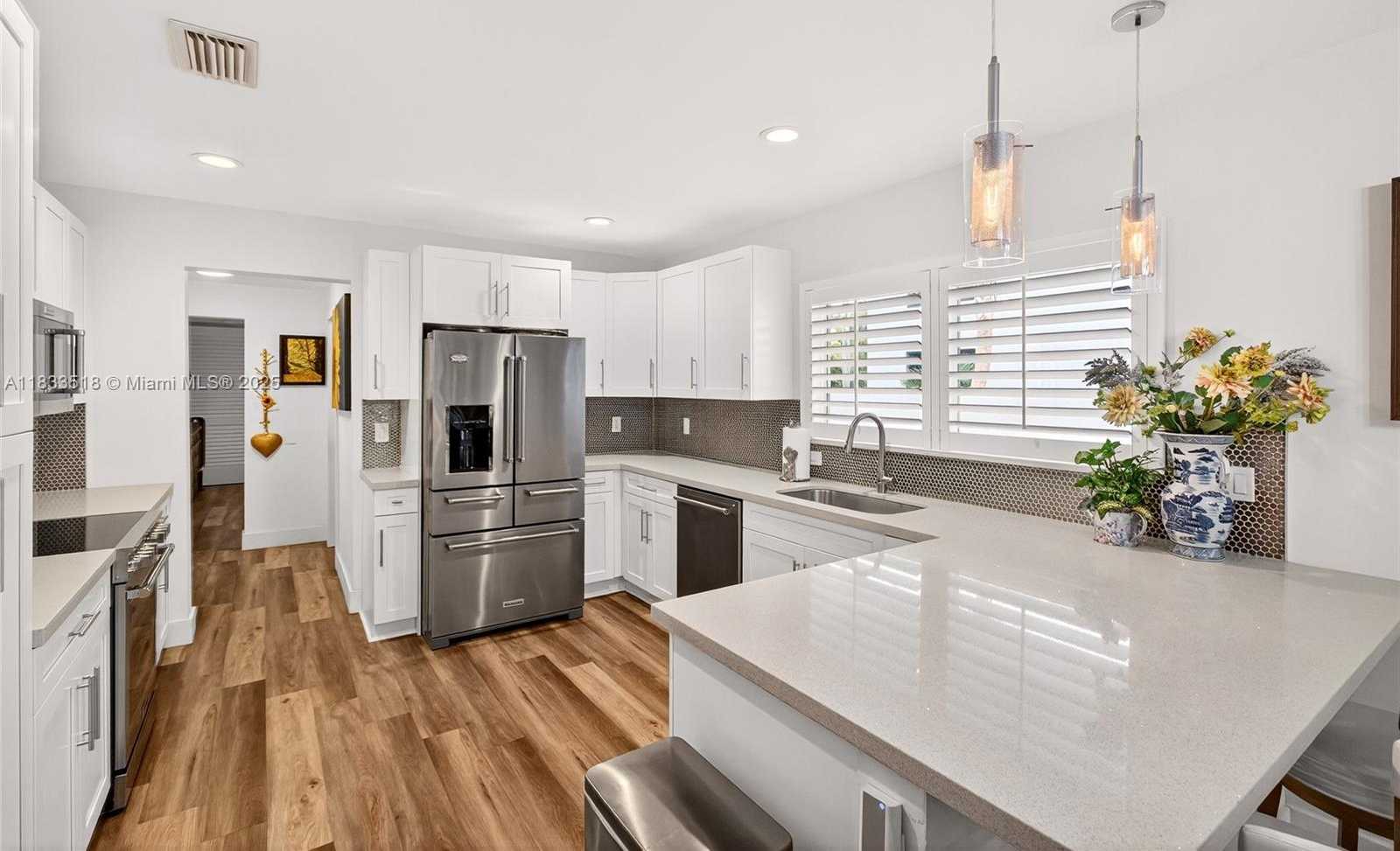 Small Image of 240 NORTH EAST 97TH ST, Miami Shores Number 14