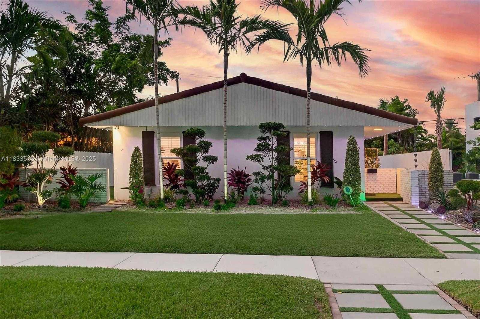 Small Image of 240 NORTH EAST 97TH ST, Miami Shores Number 4