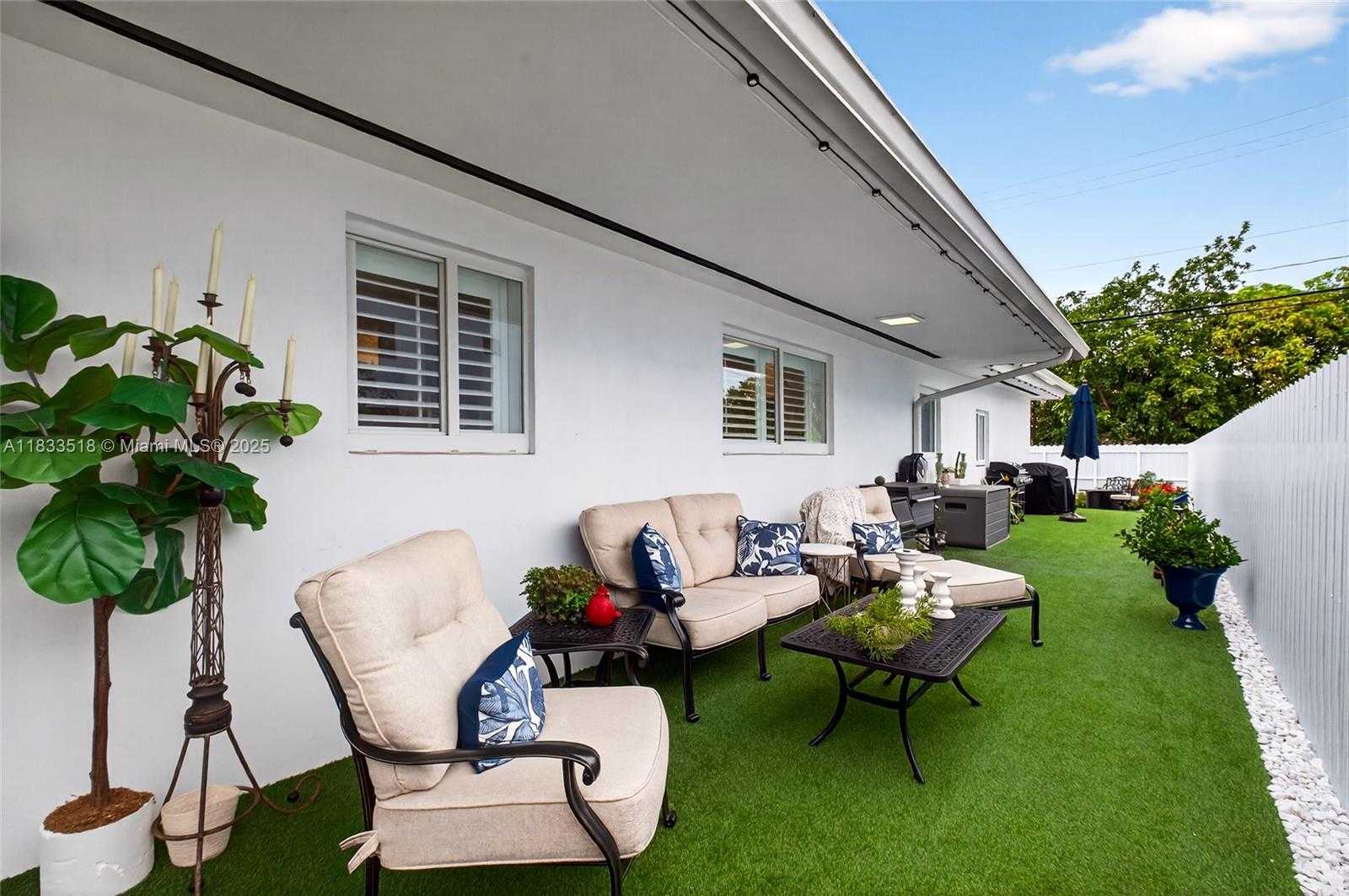 Small Image of 240 NORTH EAST 97TH ST, Miami Shores Number 6