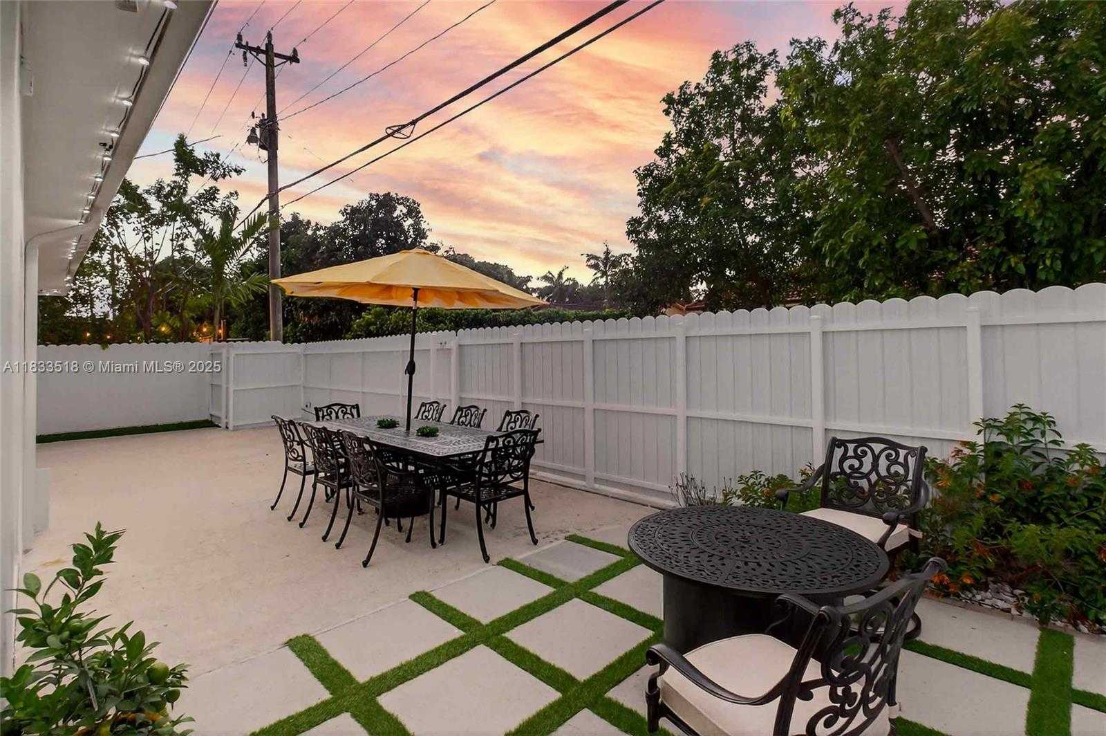Small Image of 240 NORTH EAST 97TH ST, Miami Shores Number 9
