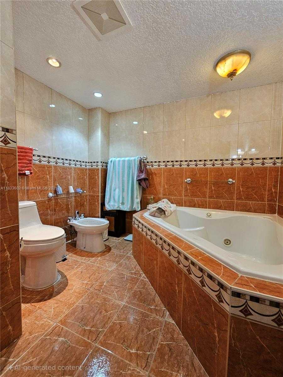 Small Image of 15126 NORTH WEST 90TH CT, Miami Lakes Number 13