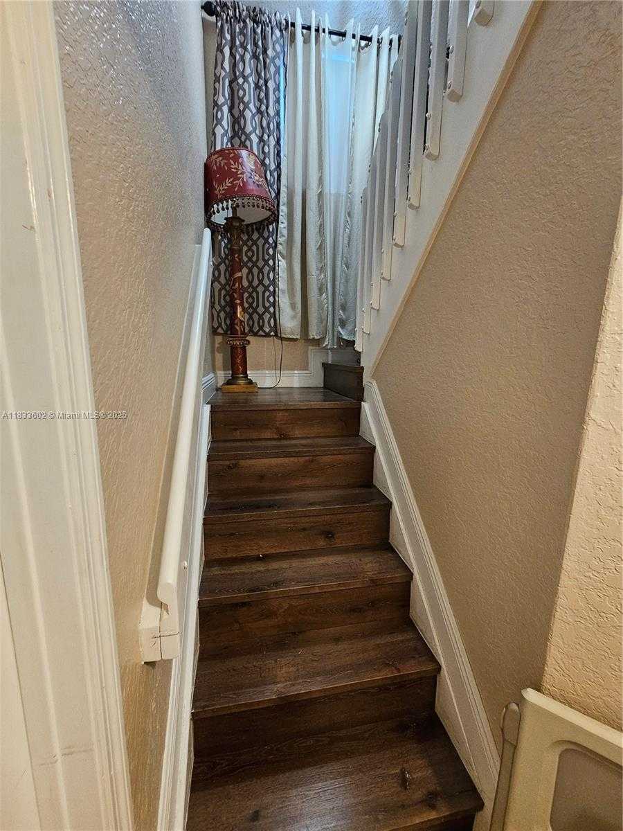 Small Image of 15126 NORTH WEST 90TH CT, Miami Lakes Number 21