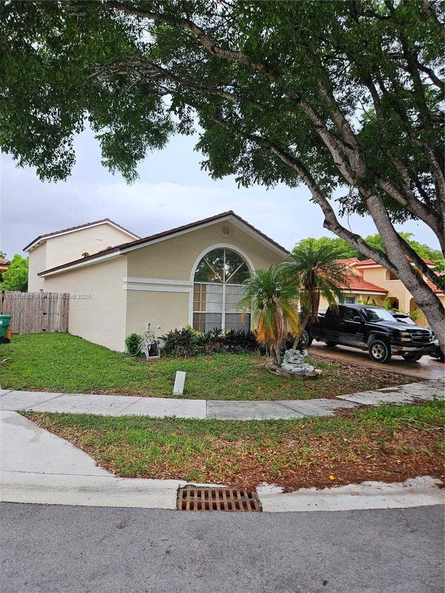 Small Image of 15126 NORTH WEST 90TH CT, Miami Lakes Number 27