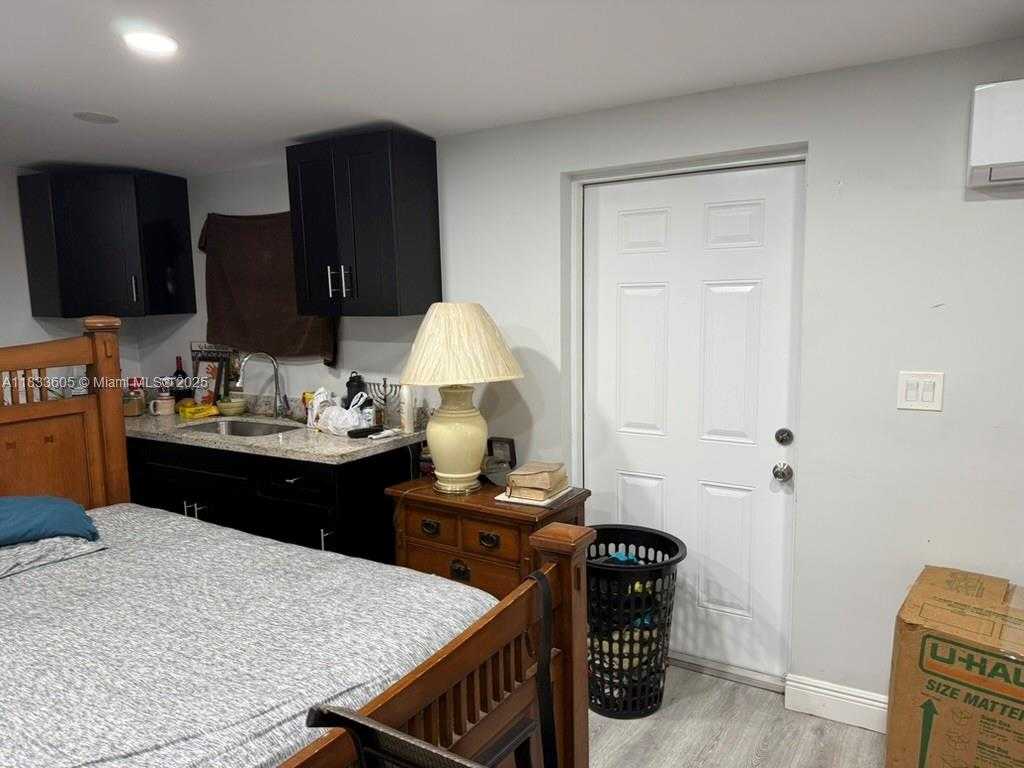 Small Image of 21025 SOUTH WEST 210TH AVE, Miami Number 12
