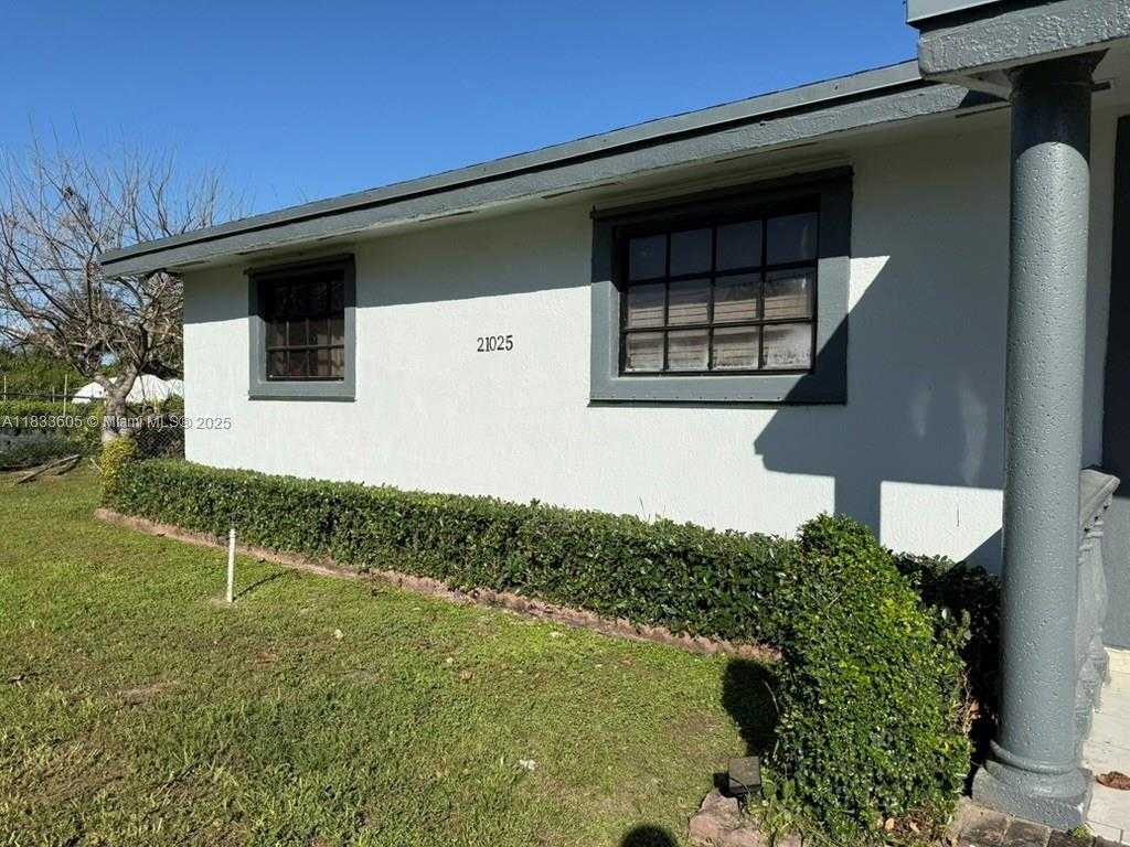 Small Image of 21025 SOUTH WEST 210TH AVE, Miami Number 17