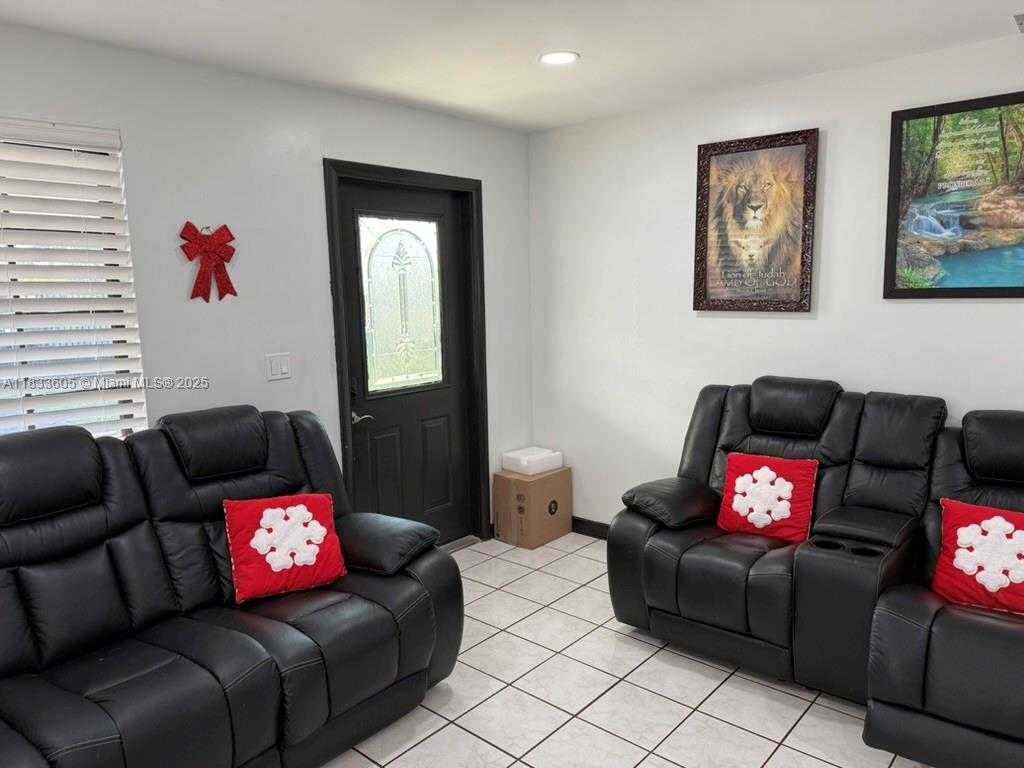 Small Image of 21025 SOUTH WEST 210TH AVE, Miami Number 22