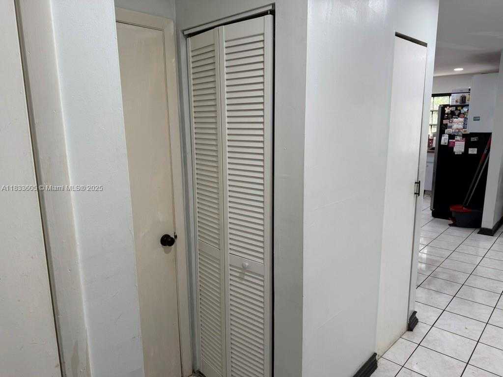 Small Image of 21025 SOUTH WEST 210TH AVE, Miami Number 23