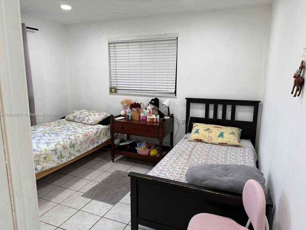 Small Image of 21025 SOUTH WEST 210TH AVE, Miami Number 28