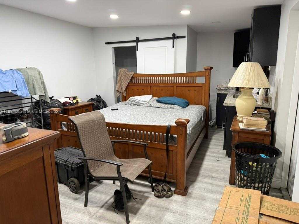 Small Image of 21025 SOUTH WEST 210TH AVE, Miami Number 29
