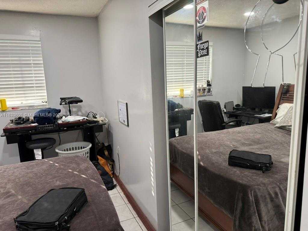 Small Image of 21025 SOUTH WEST 210TH AVE, Miami Number 30