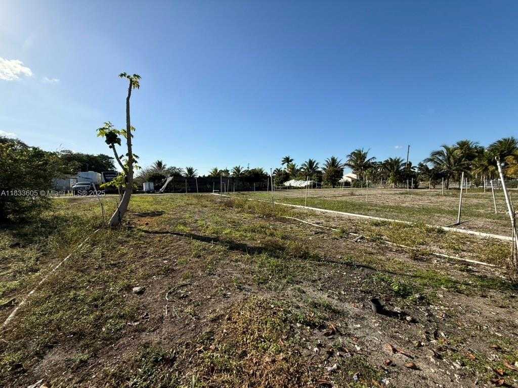 Small Image of 21025 SOUTH WEST 210TH AVE, Miami Number 31