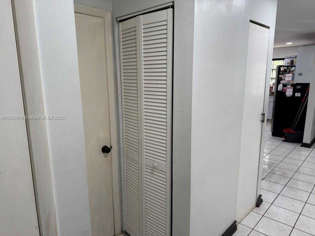 Small Image of 21025 SOUTH WEST 210TH AVE, Miami Number 32