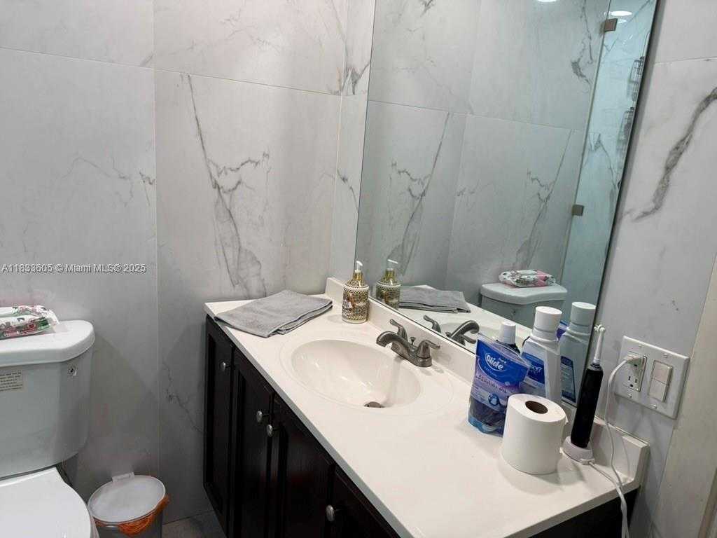 Small Image of 21025 SOUTH WEST 210TH AVE, Miami Number 40