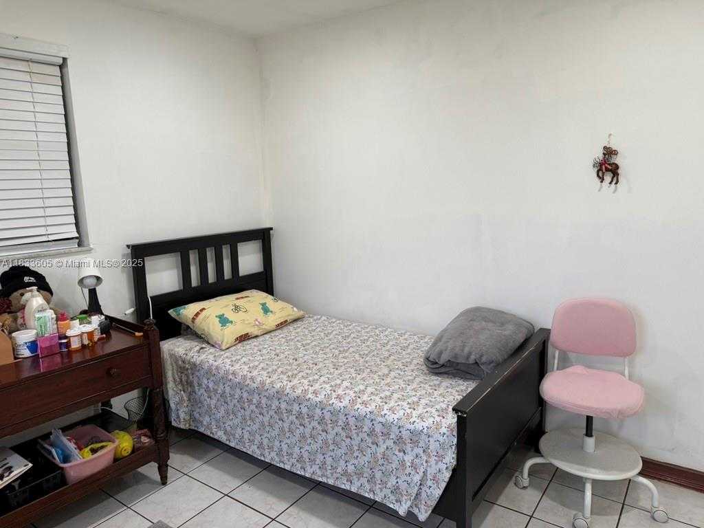 Small Image of 21025 SOUTH WEST 210TH AVE, Miami Number 43