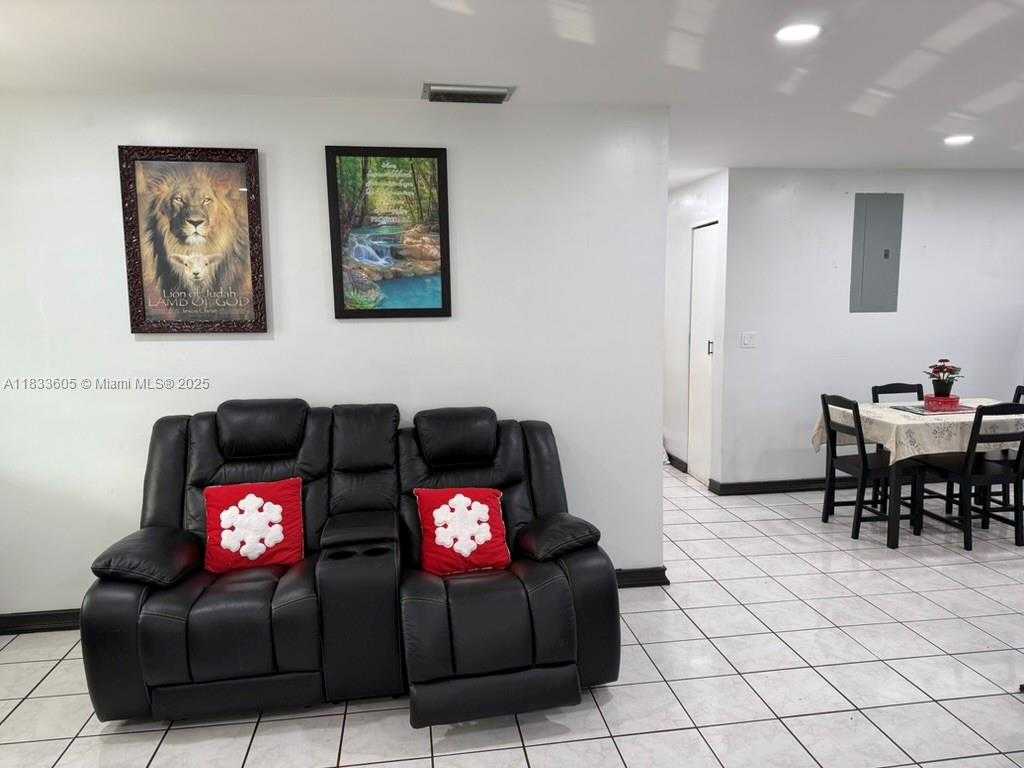 Small Image of 21025 SOUTH WEST 210TH AVE, Miami Number 5