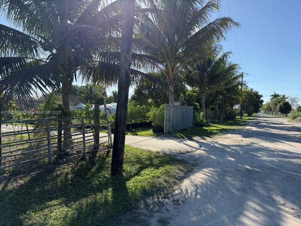 Small Image of 21025 SOUTH WEST 210TH AVE, Miami Number 58