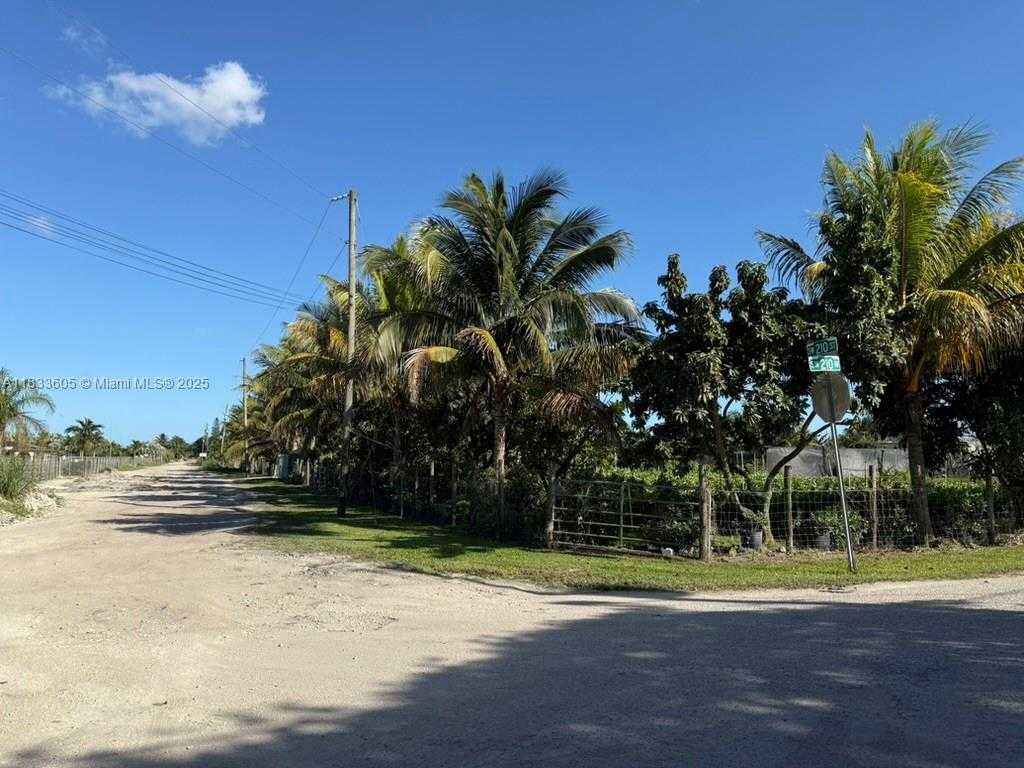 Small Image of 21025 SOUTH WEST 210TH AVE, Miami Number 59