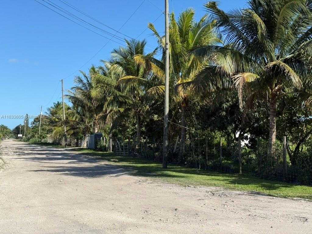 Small Image of 21025 SOUTH WEST 210TH AVE, Miami Number 6