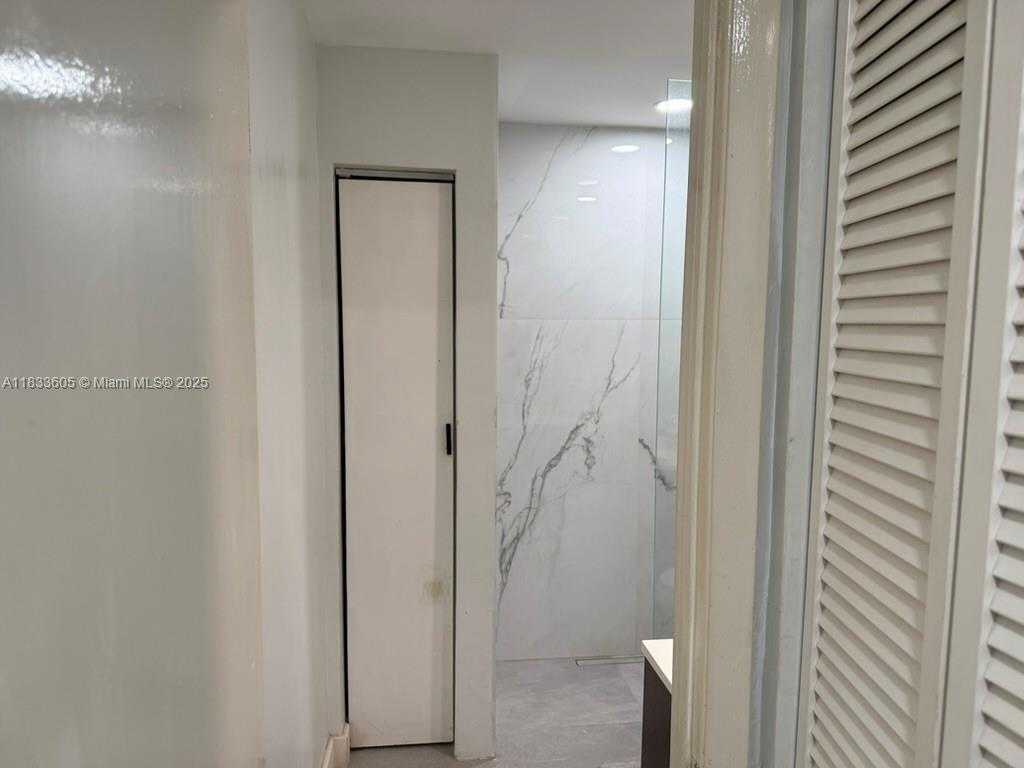Small Image of 21025 SOUTH WEST 210TH AVE, Miami Number 68