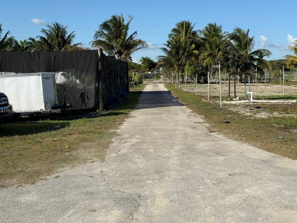 Small Image of 21025 SOUTH WEST 210TH AVE, Miami Number 72