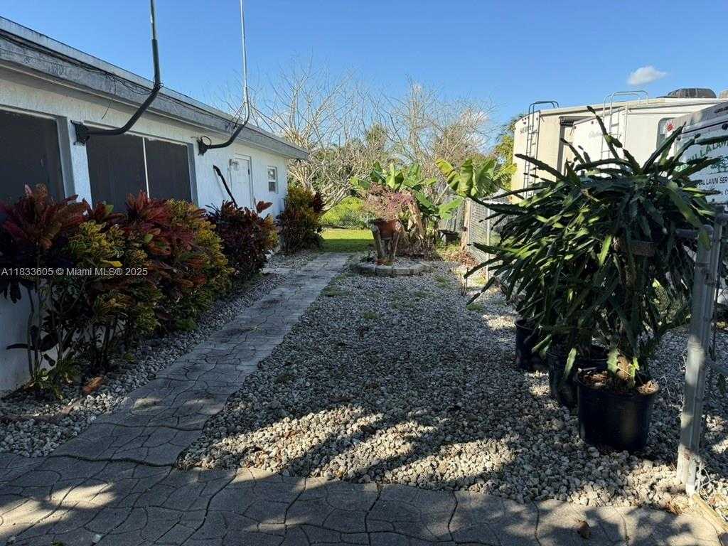 Small Image of 21025 SOUTH WEST 210TH AVE, Miami Number 74