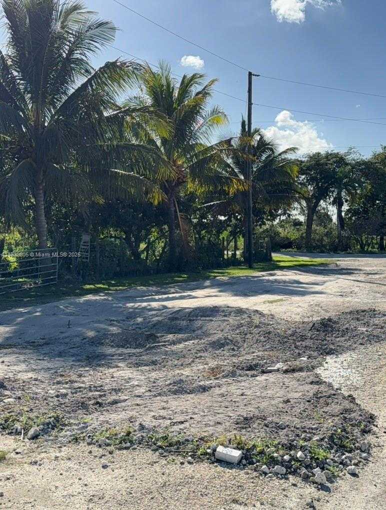 Small Image of 21025 SOUTH WEST 210TH AVE, Miami Number 84