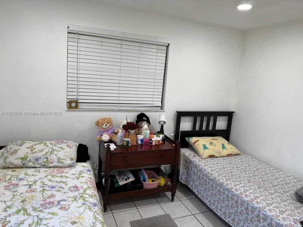 Small Image of 21025 SOUTH WEST 210TH AVE, Miami Number 85