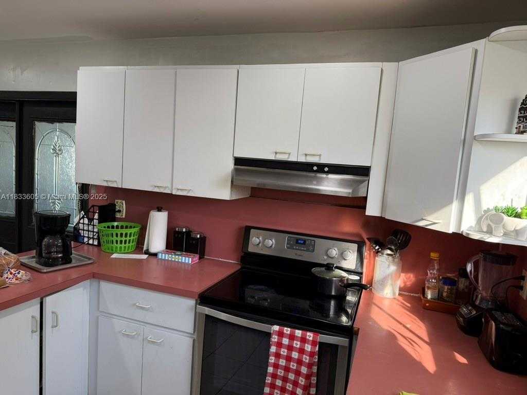 Small Image of 21025 SOUTH WEST 210TH AVE, Miami Number 89