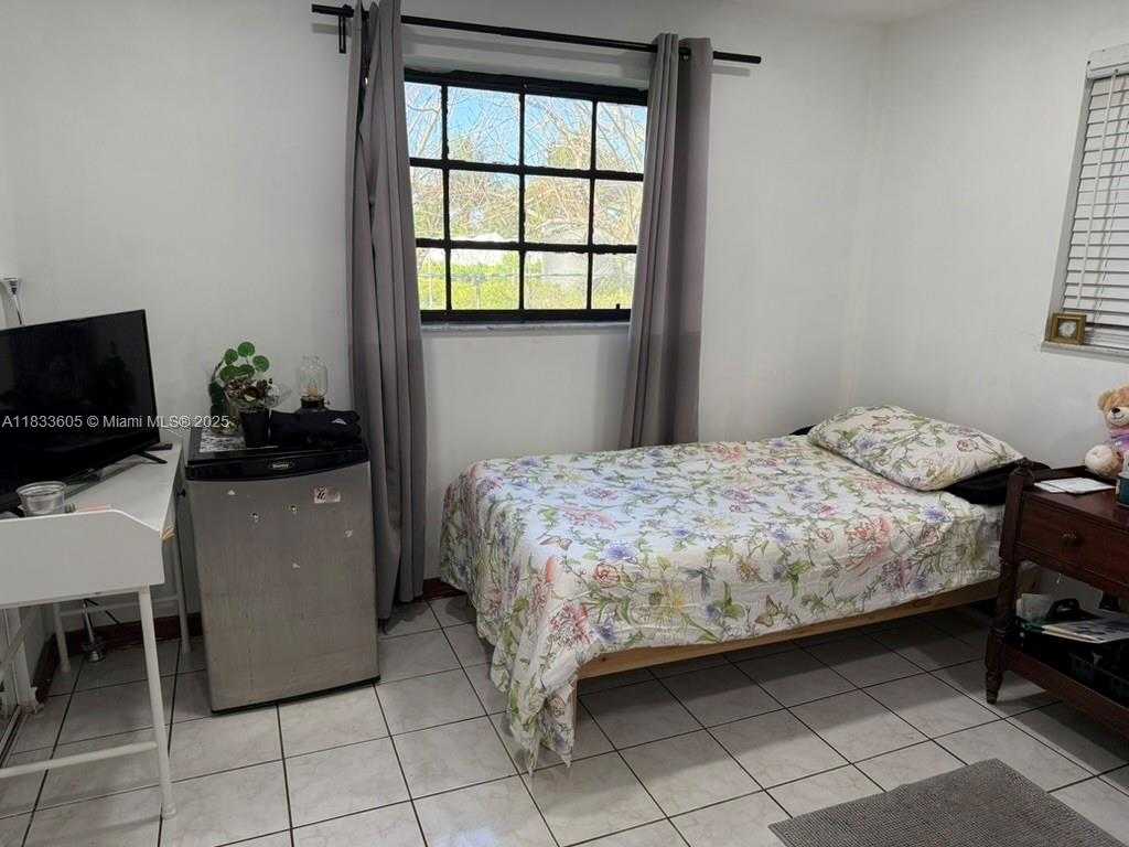 Small Image of 21025 SOUTH WEST 210TH AVE, Miami Number 9