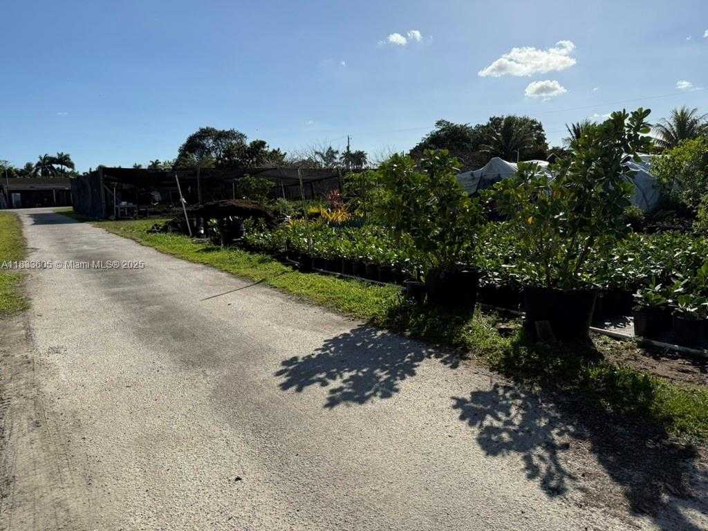 Small Image of 21025 SOUTH WEST 210TH AVE, Miami Number 93
