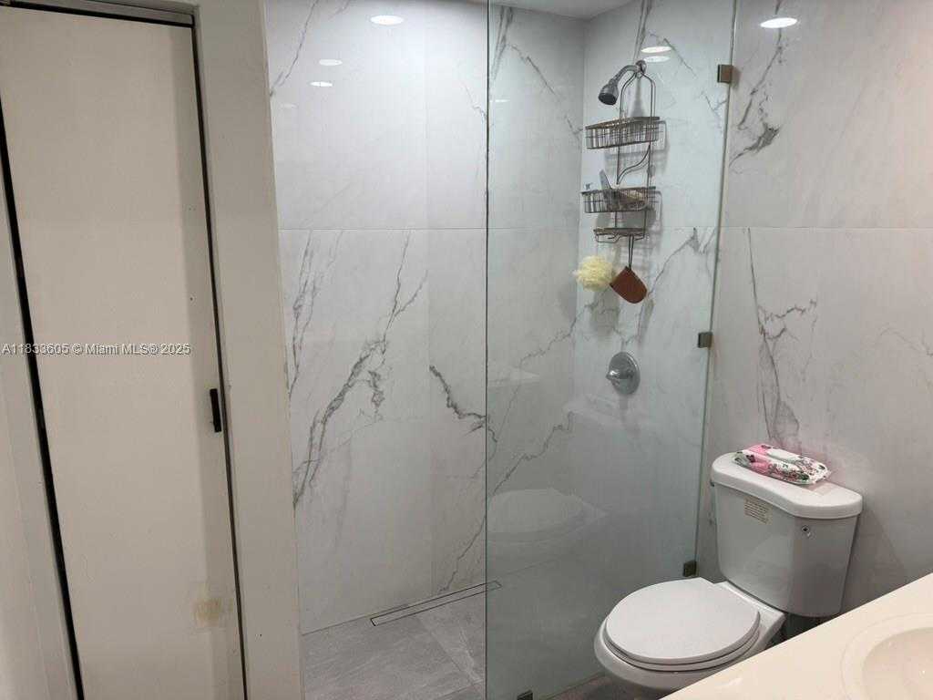 Small Image of 21025 SOUTH WEST 210TH AVE, Miami Number 97