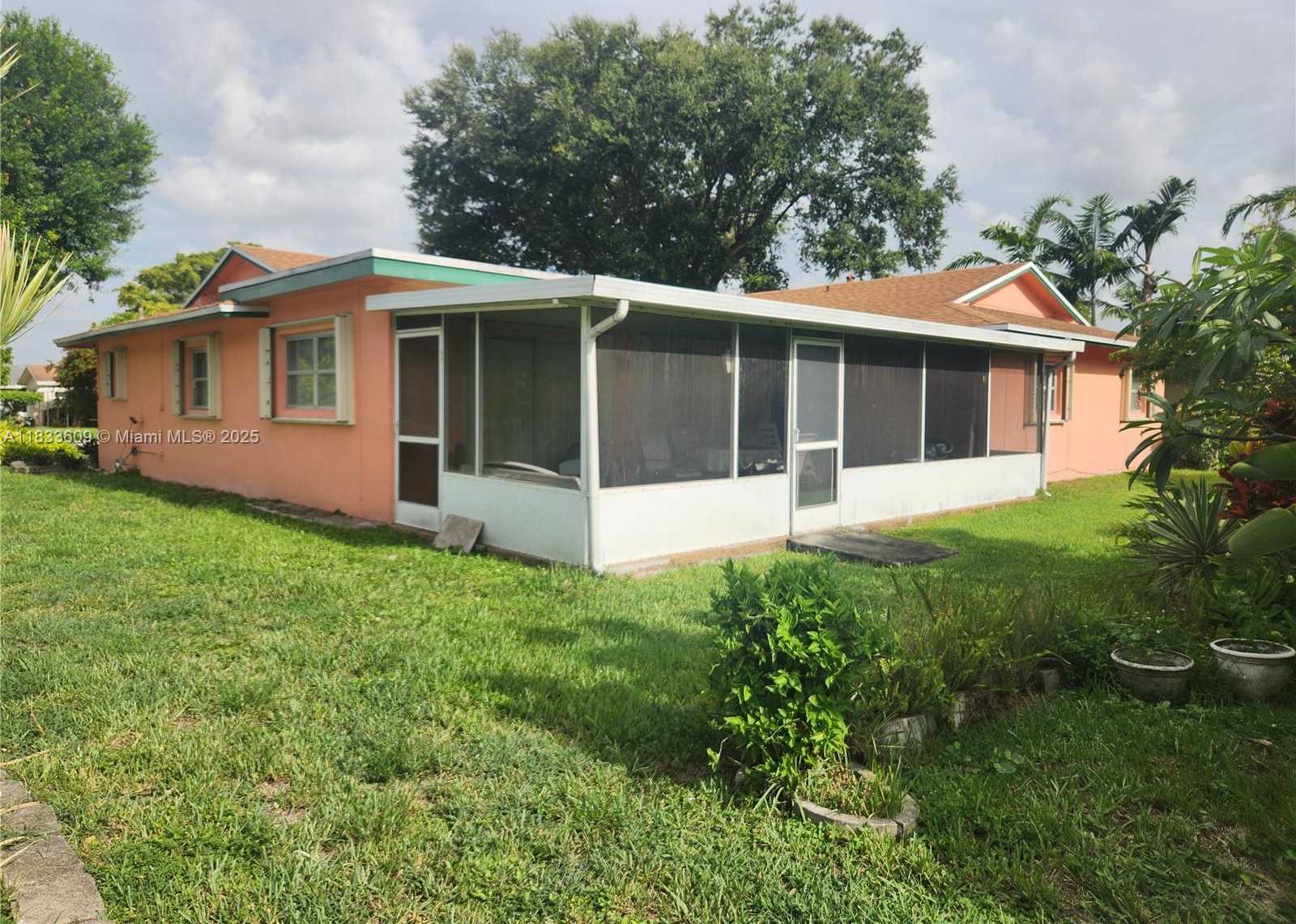 Small Image of 6900 NORTH WEST 94TH AVE, Tamarac Number 15