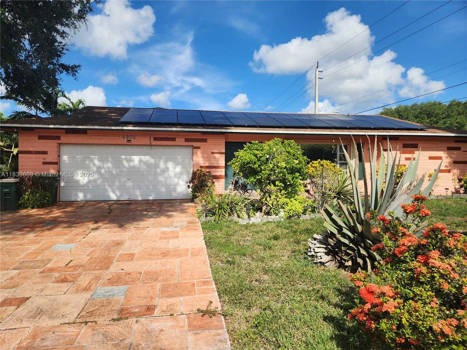 Small Image of 6900 NORTH WEST 94TH AVE, Tamarac Number 2