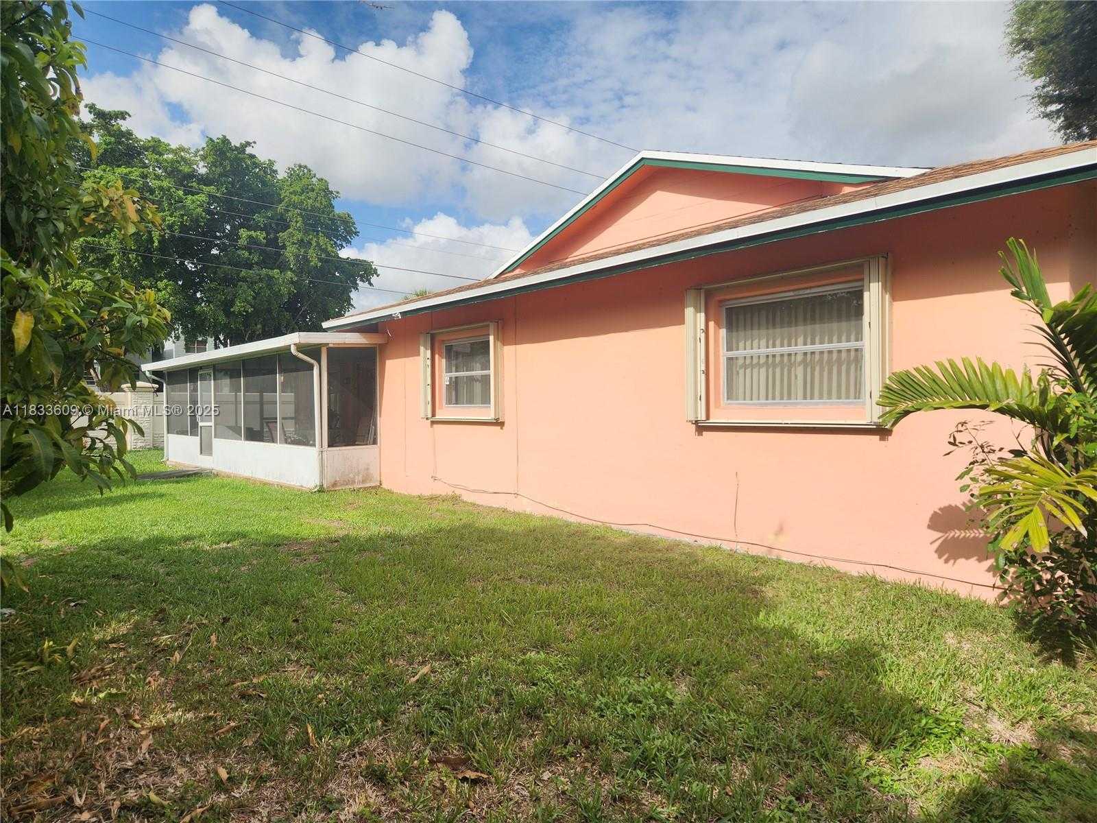Small Image of 6900 NORTH WEST 94TH AVE, Tamarac Number 3